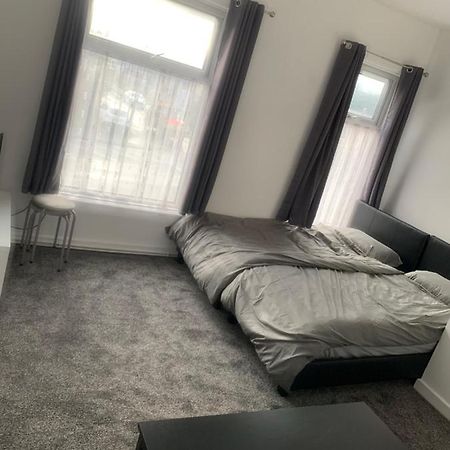 New 2 Bedroom Apartment In Greater Manchester Ashton-under-Lyne Kültér fotó